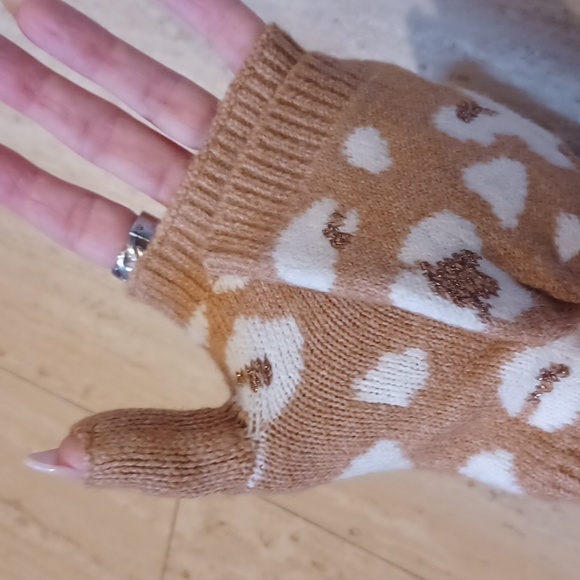 NWT LOFT Tan "Hooded" Fingerless Gloves - Picture 4 of 7